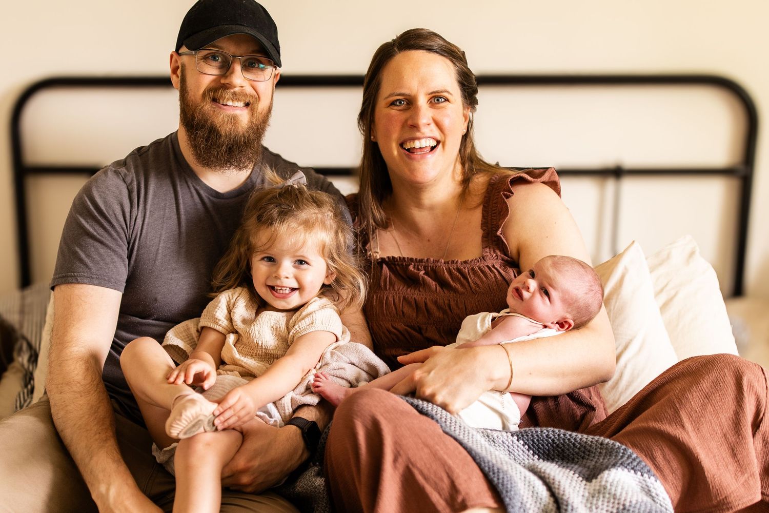 Newborn photography
Baby photography
Toddler photography
Family portraits
In-home family session
Authentic family moments
Candid famil