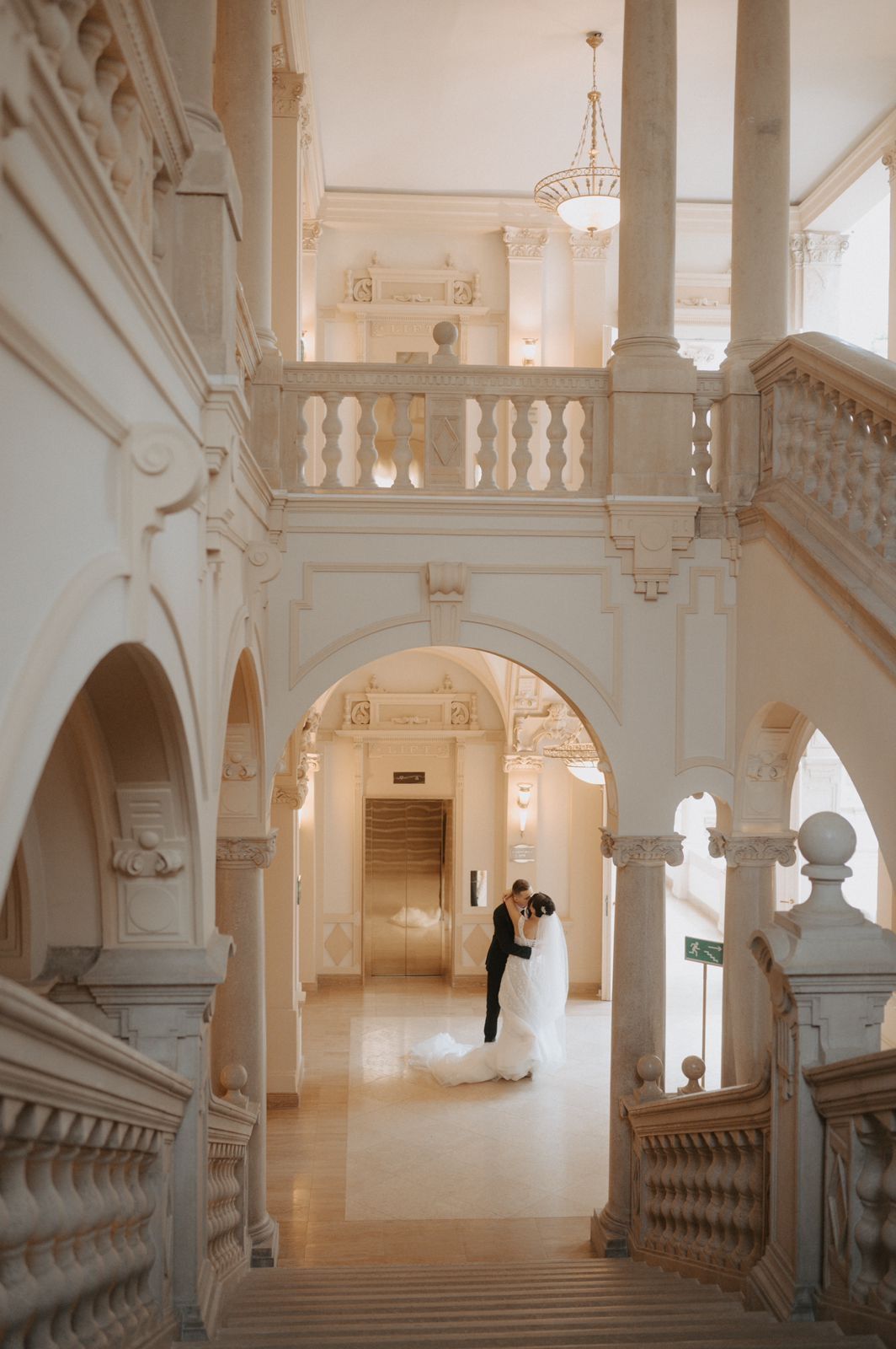 anantara-new-york-palace-budapest-wedding-luxury-hotel-venue-with-elegant-decor-and-historic-architecture.jpg