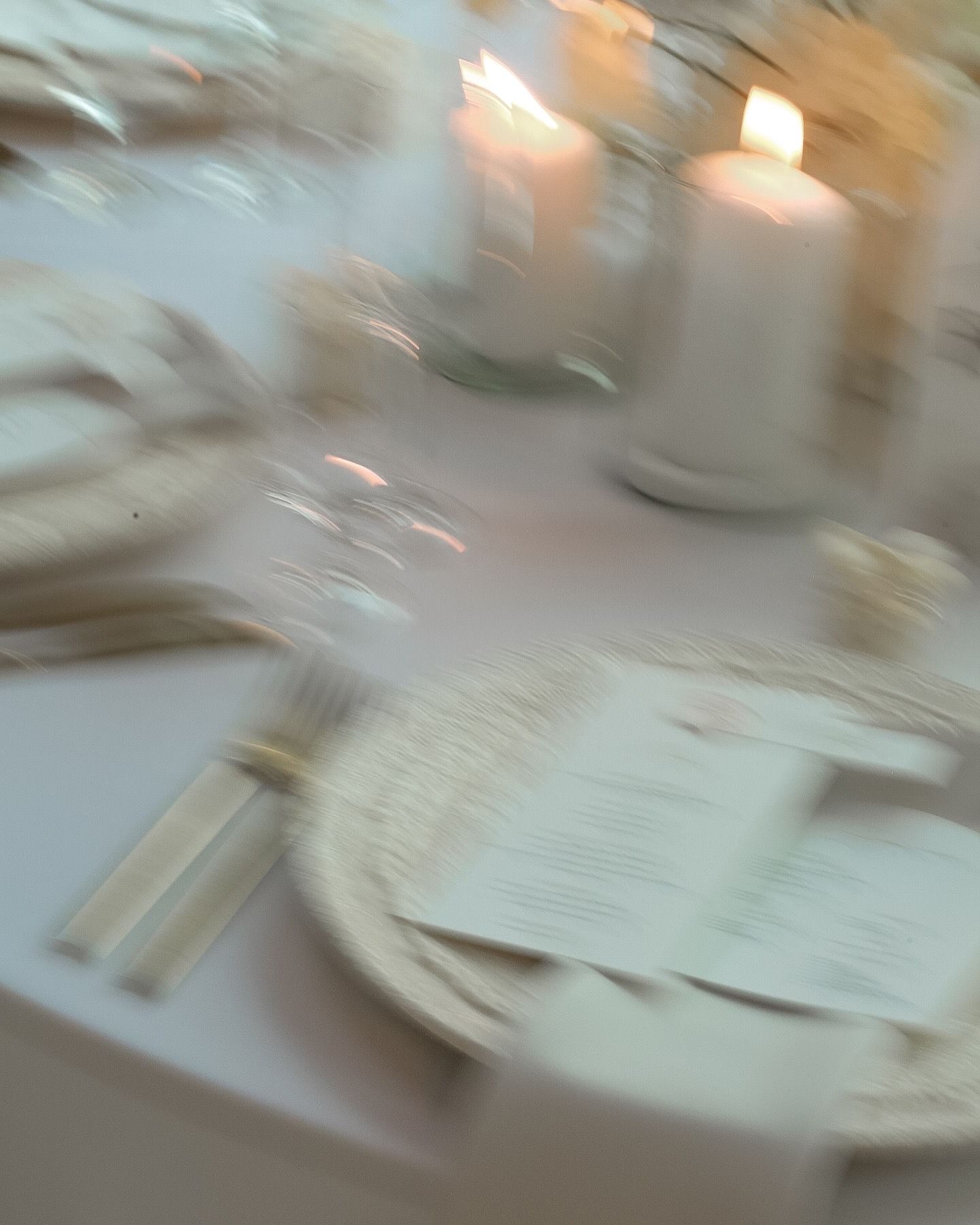 modern-wedding-decor-budapest-minimalist-tablescape-with-clean-lines-neutral-tones-and-contemporary-florals.jpg