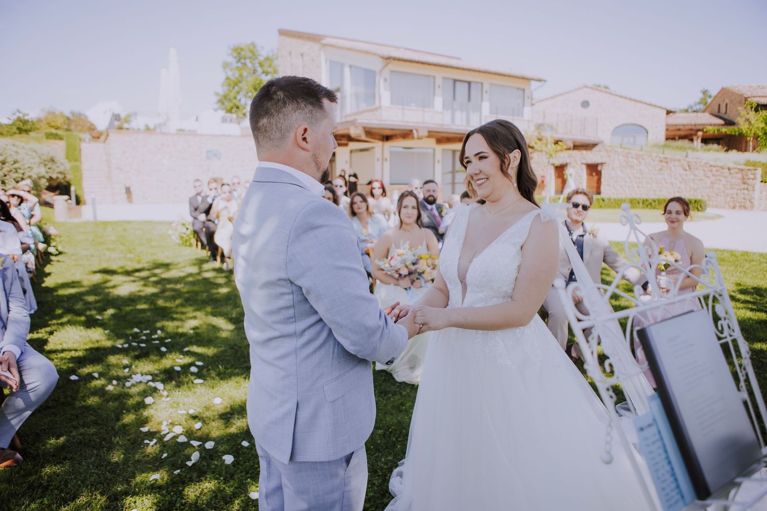 Abbieann and Paul's smiling during their wedding at Perugia Vecchia Relais photographed by Gianluca e Arianna.