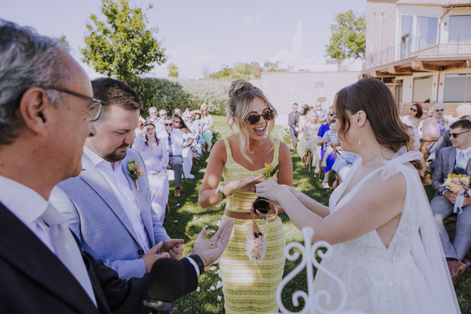Abbieann e Paul laughing at their wedding at Perugia Vecchia Relais captured by Gianluca e Arianna photographers in Umbria, Italy.