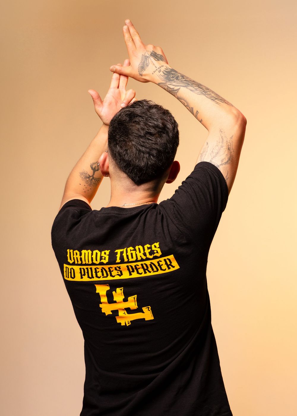 Fotografía publicitaria de catálogo y moda masculina en estudio CDMX