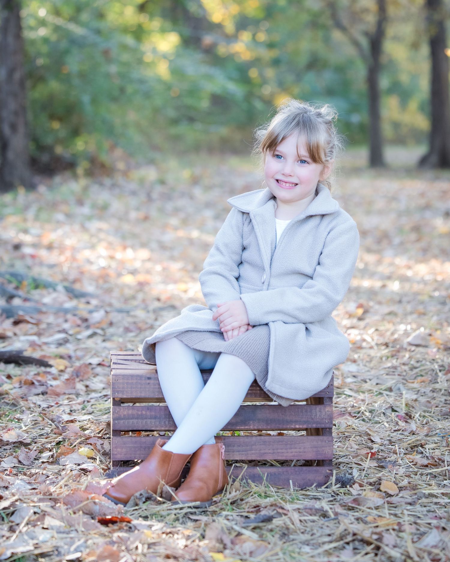 Fall family photos charismas cards family photographer light and airy natural light fall outfits DFW Southlake Colleyville TX fall colors