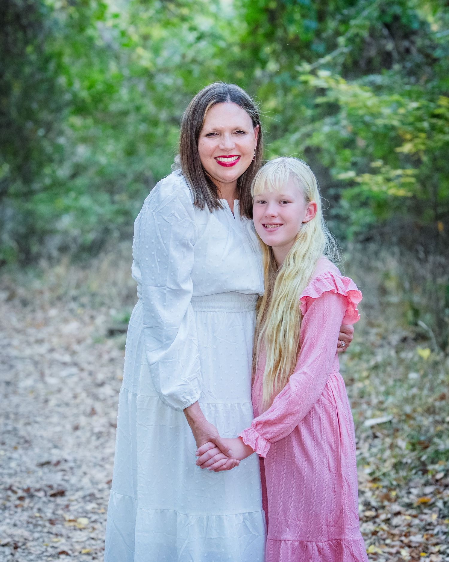 Fall family photos charismas cards family photographer light and airy natural light fall outfits DFW Southlake Colleyville TX fall colors