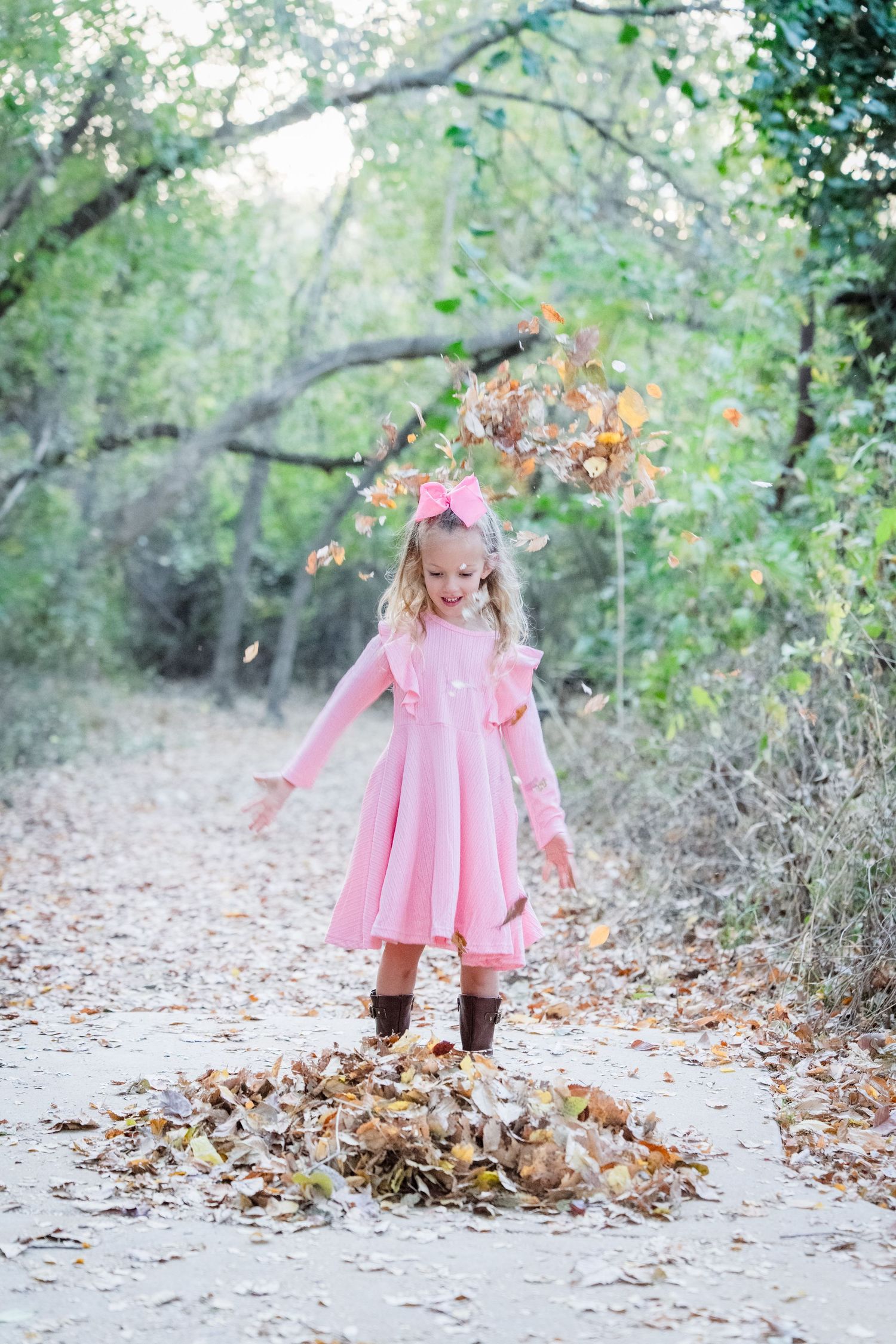 Fall family photos charismas cards family photographer light and airy natural light fall outfits DFW Southlake Colleyville TX fall colors