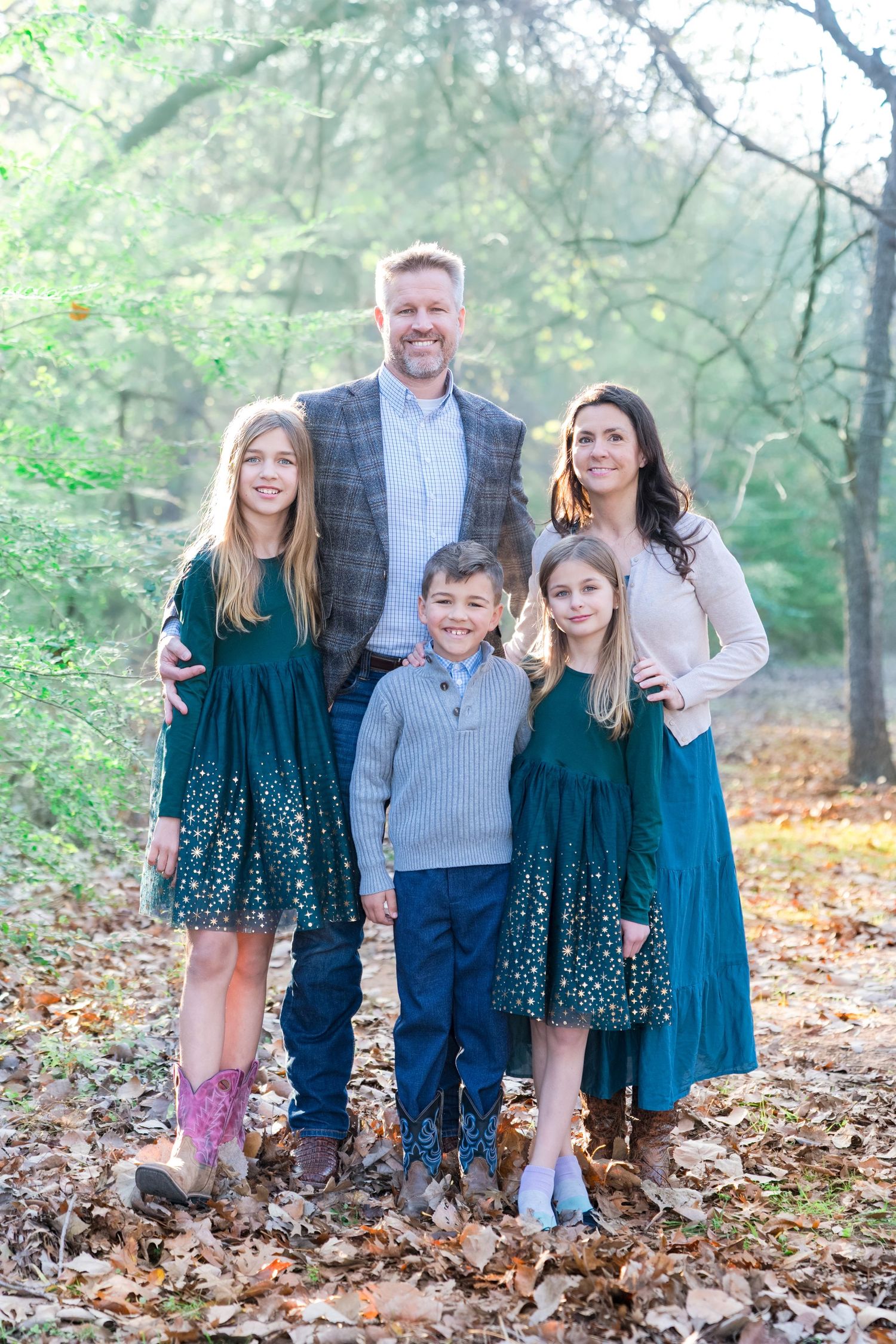 Fall family photos charismas cards family photographer light and airy natural light fall outfits DFW Southlake Colleyville TX fall colors