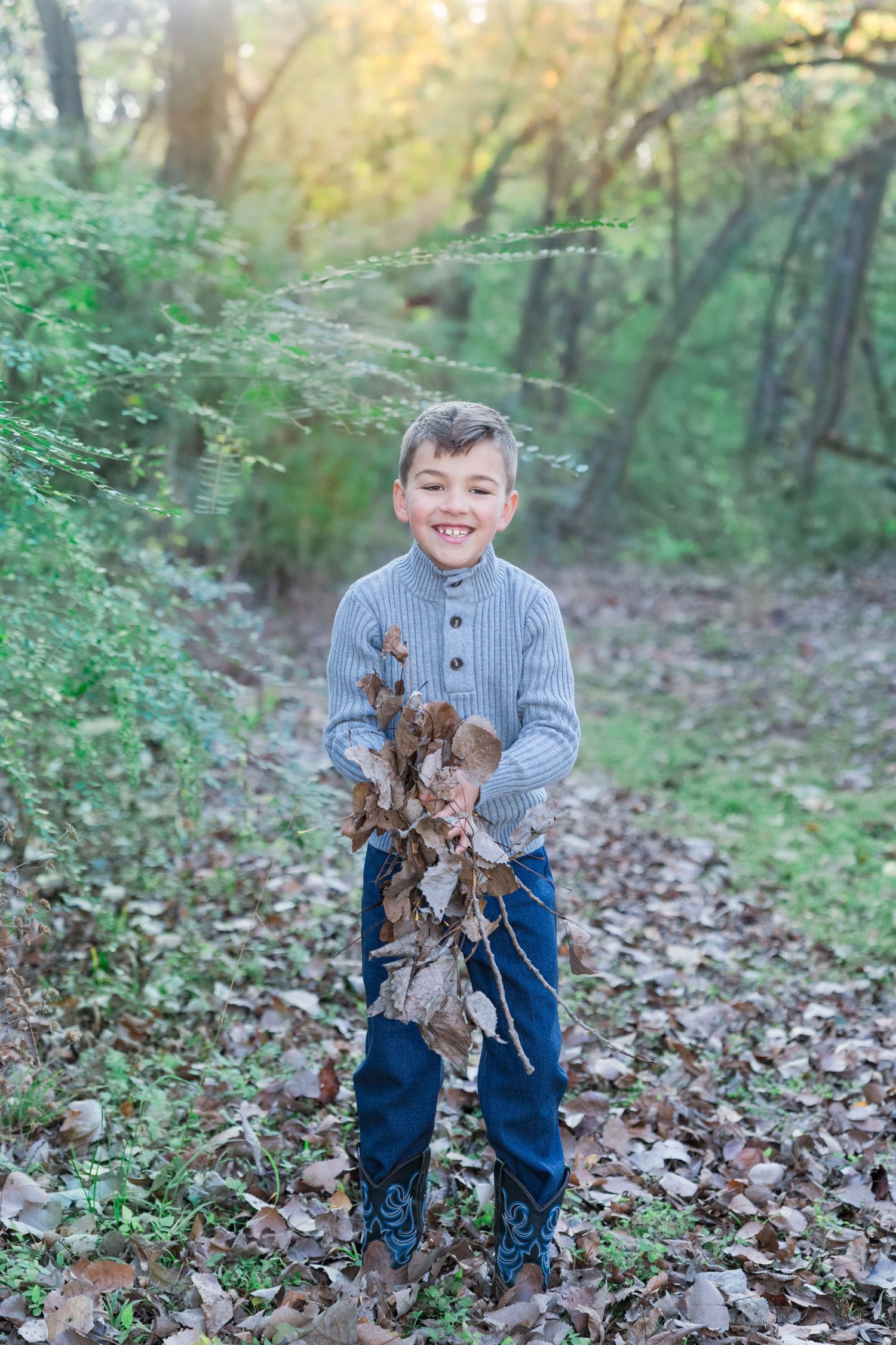 Fall family photos charismas cards family photographer light and airy natural light fall outfits DFW Southlake Colleyville TX fall colors