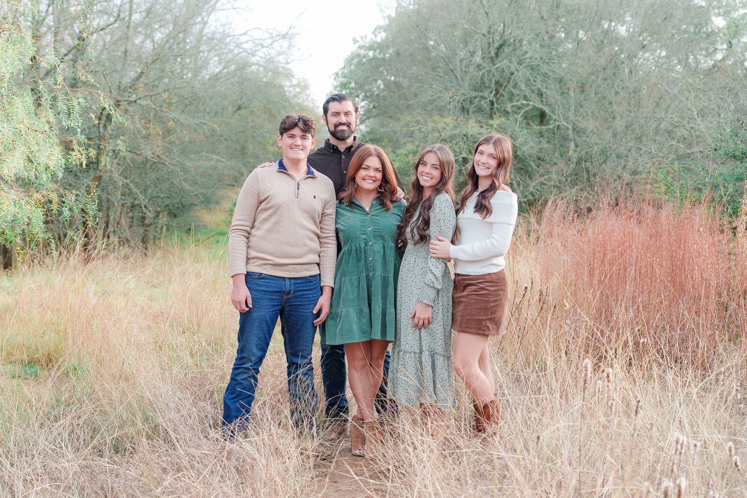 Fall family photos charismas cards family photographer light and airy natural light fall outfits DFW Southlake Colleyville Trophy Club TX