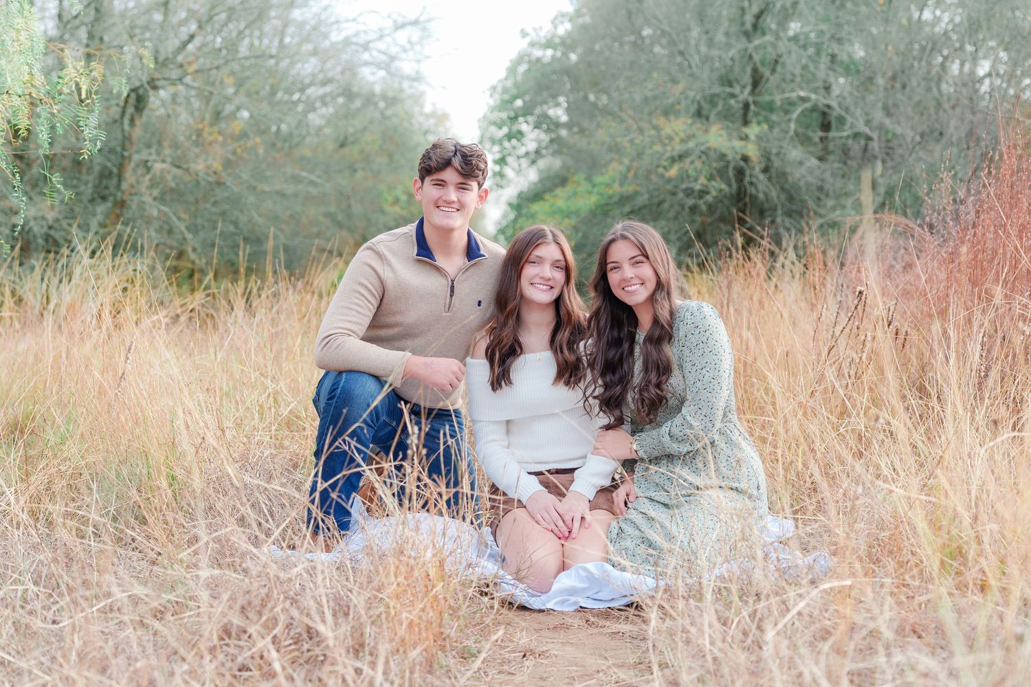 Fall family photos charismas cards family photographer light and airy natural light fall outfits DFW Southlake Colleyville Trophy Club TX