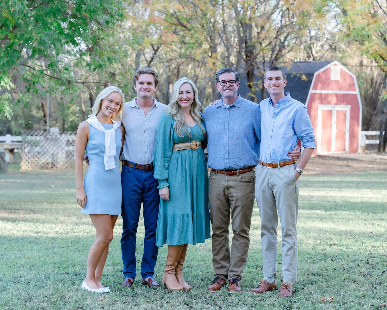 Fall family photos charismas cards family photographer light and airy natural light fall outfits DFW Southlake Colleyville TX fall colors
