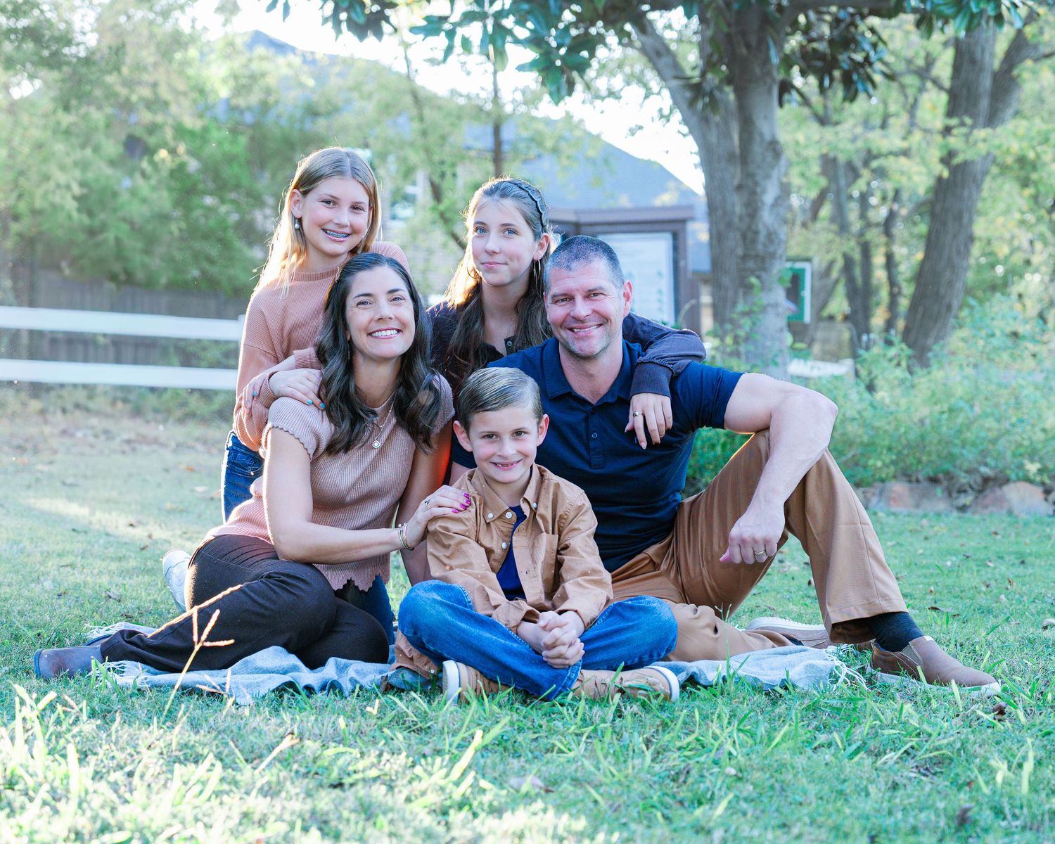 Fall family photos charismas cards family photographer light and airy natural light fall outfits DFW Southlake Colleyville TX fall colors