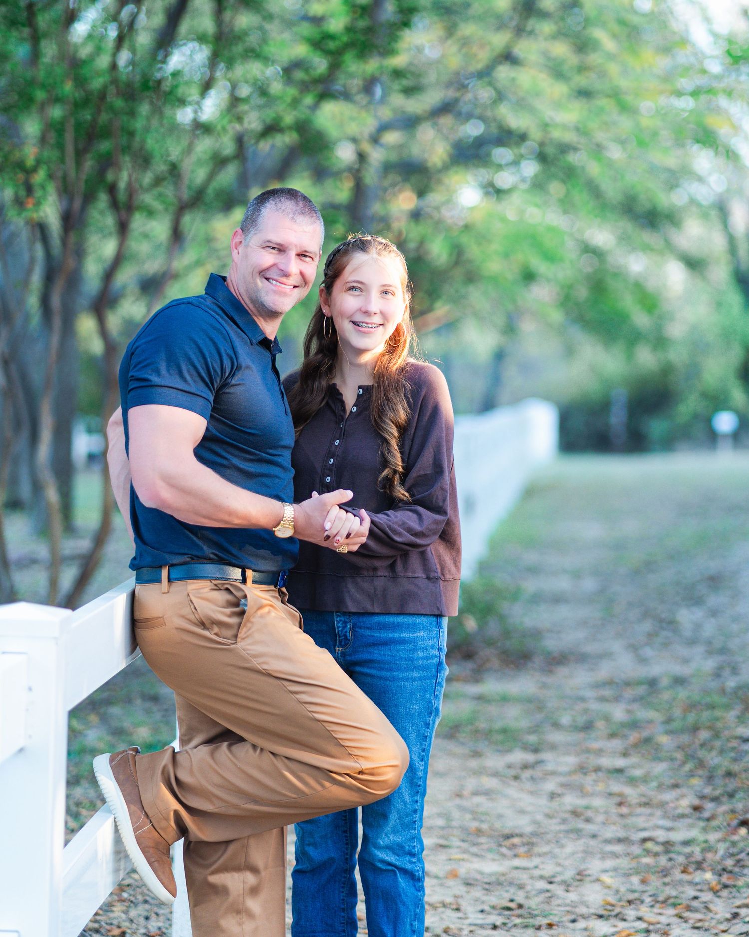 Fall family photos charismas cards family photographer light and airy natural light fall outfits DFW Southlake Colleyville TX fall colors