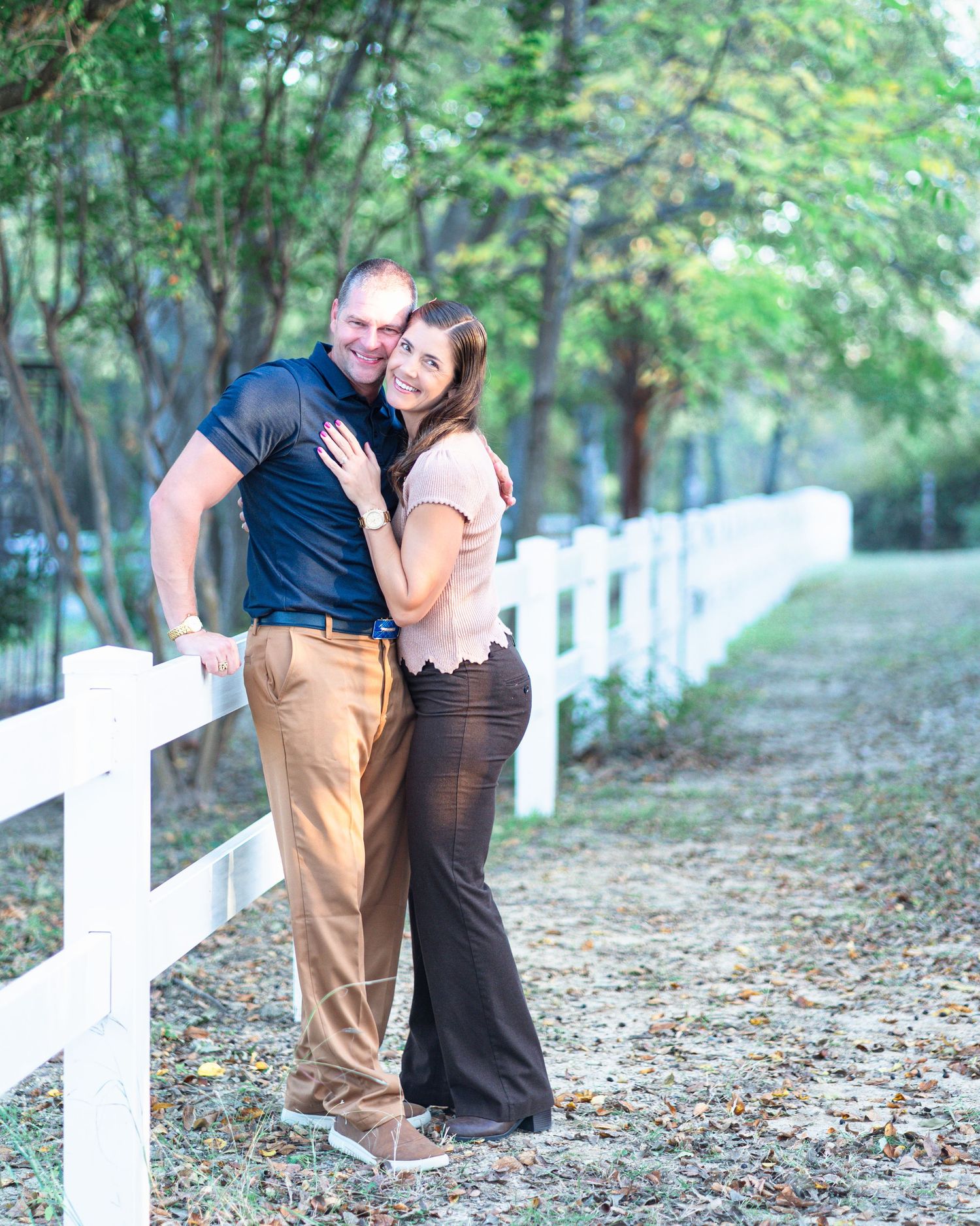 Fall family photos charismas cards family photographer light and airy natural light fall outfits DFW Southlake Colleyville TX fall colors