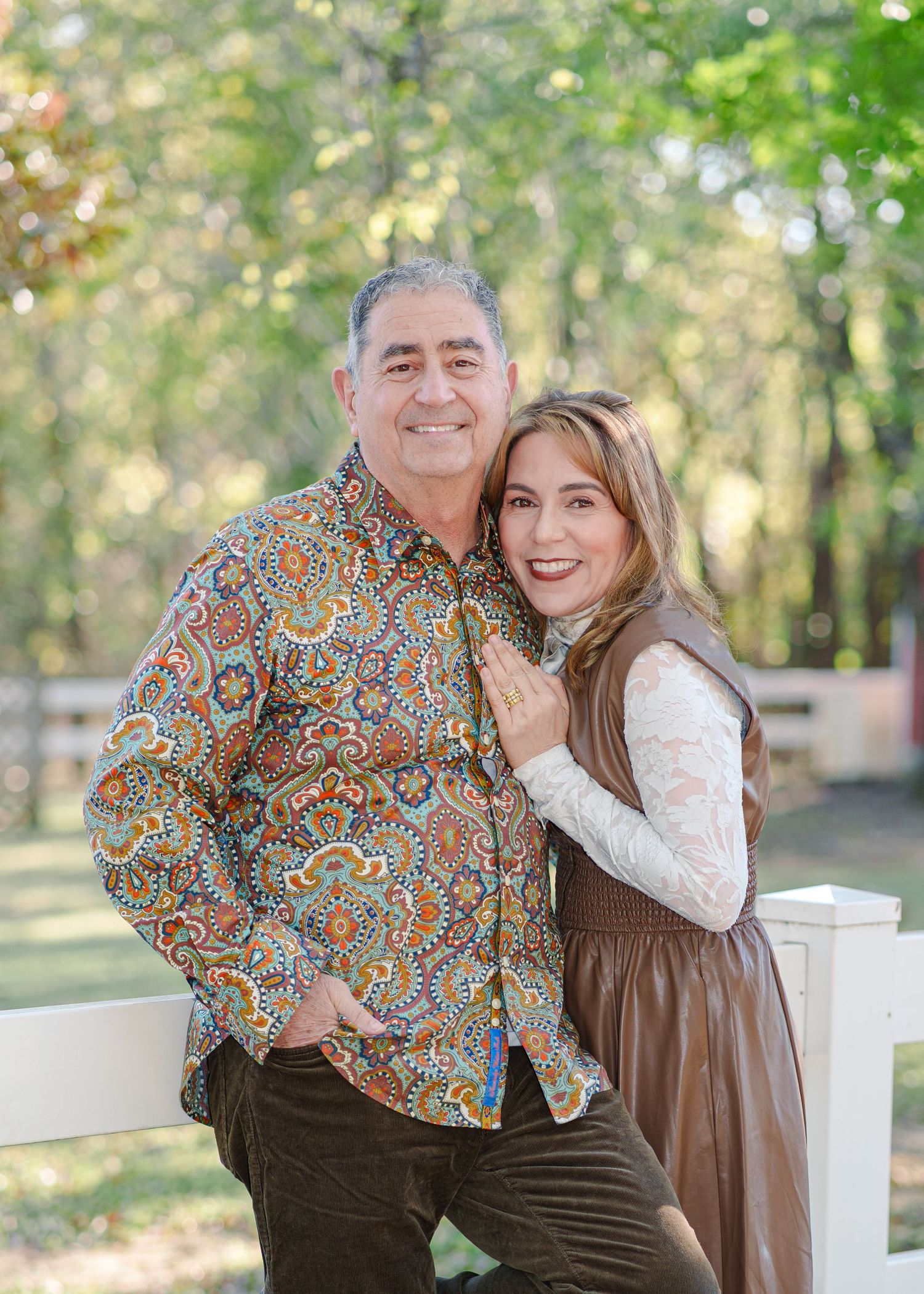 Fall family photos charismas cards family photographer light and airy natural light fall outfits DFW Southlake Colleyville TX fall colors