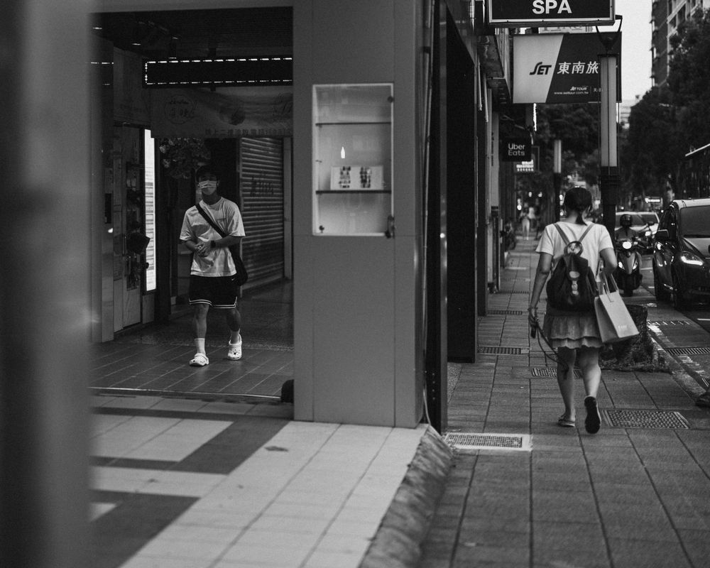 Street Photography in Champaign Urbana, Illinois by Alex Yuan Photography, Professional Graduation Photographer at UIUC