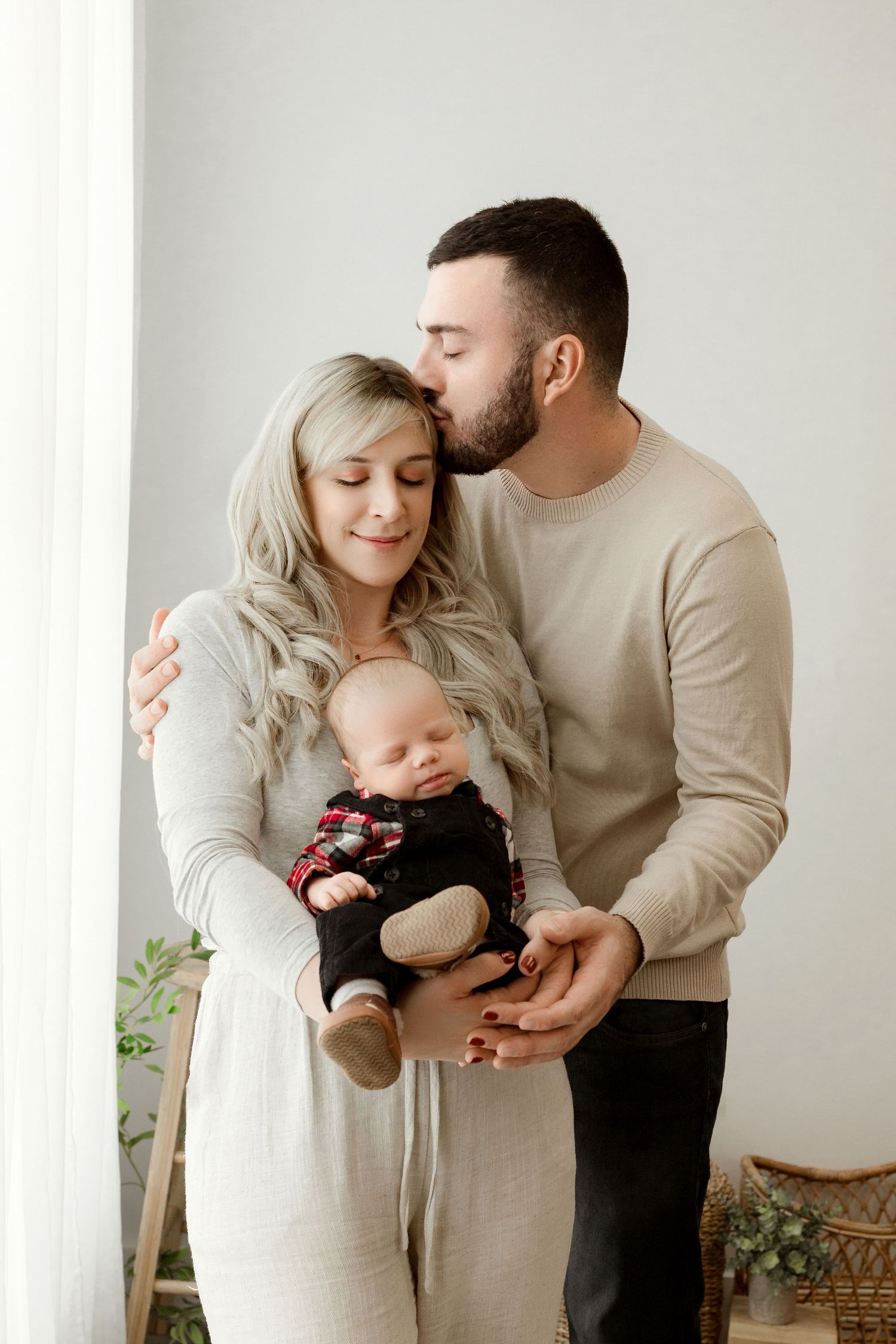 best Miami newborn photographer, newborn portraits Boca Raton, Coral Gables newborn photoshoot, Bal Harbour motherhood portraits