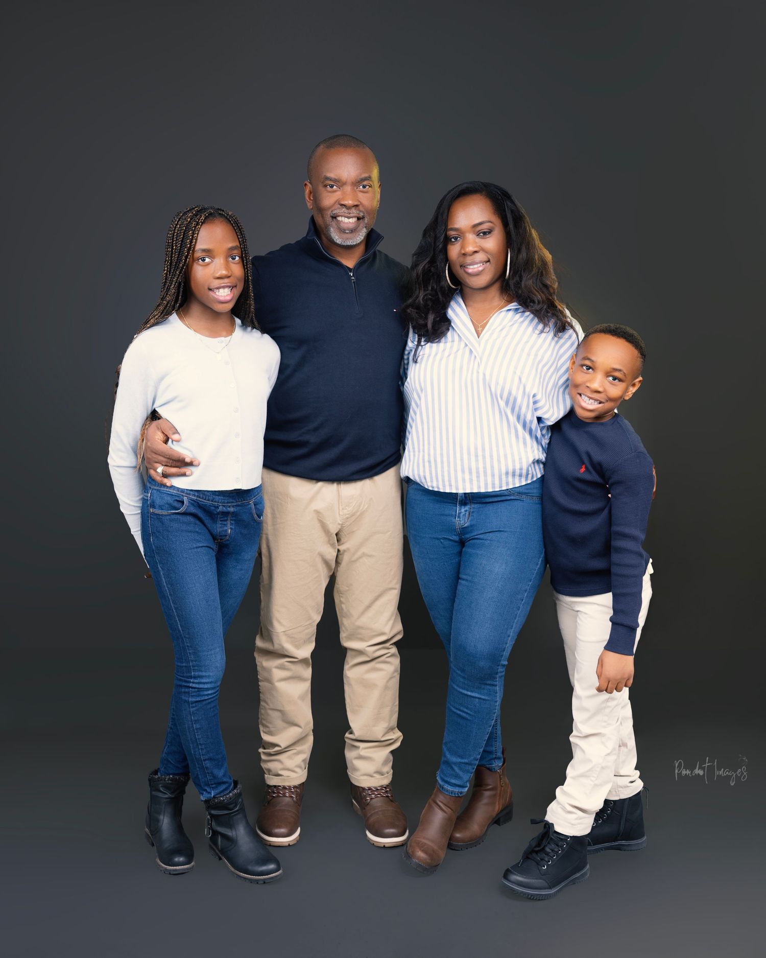 Casual Family Portrait | Coordinated Navy & White Outfits