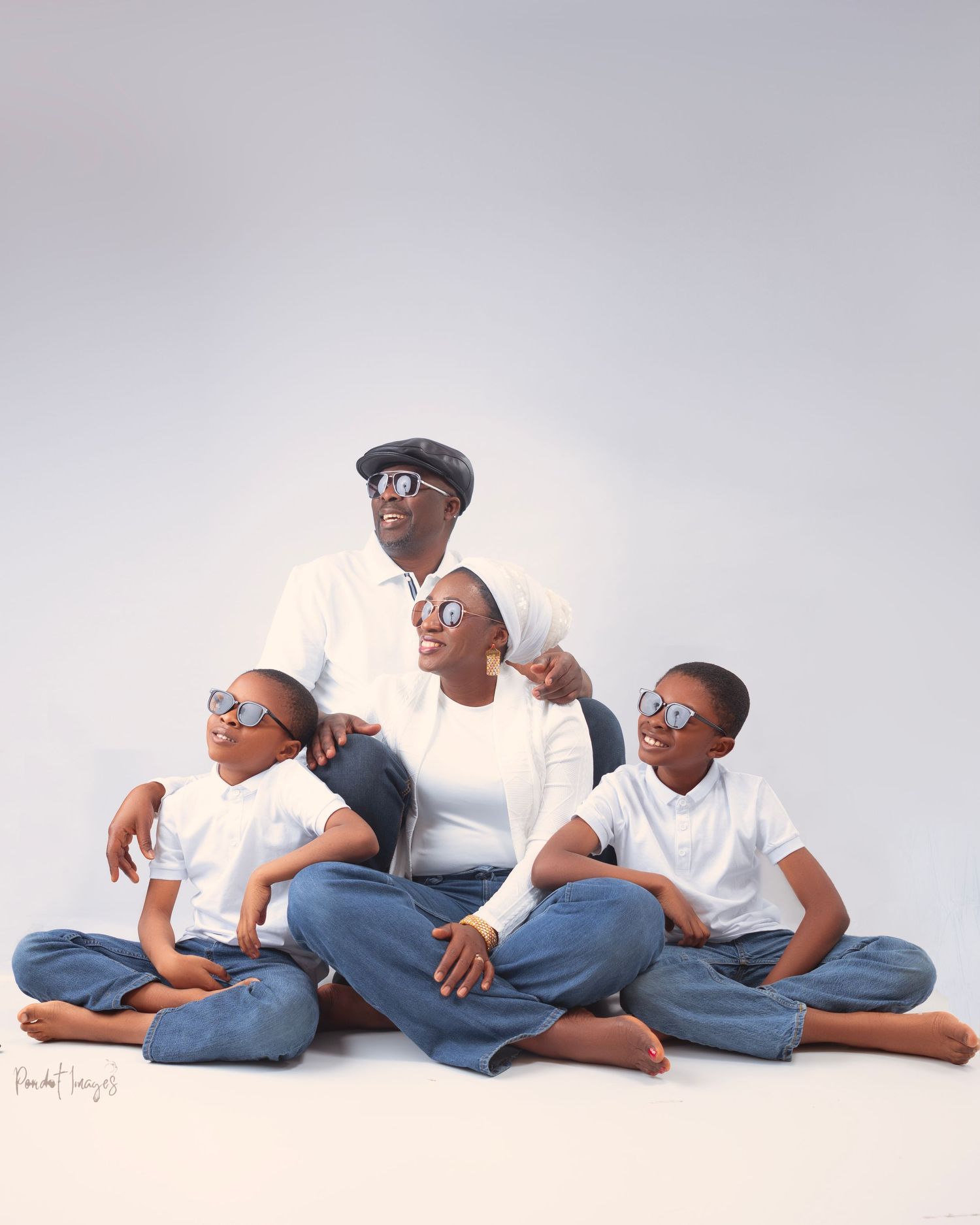 Beautiful Family Photoshoot | Timeless Family Portrait Photography in Ottawa