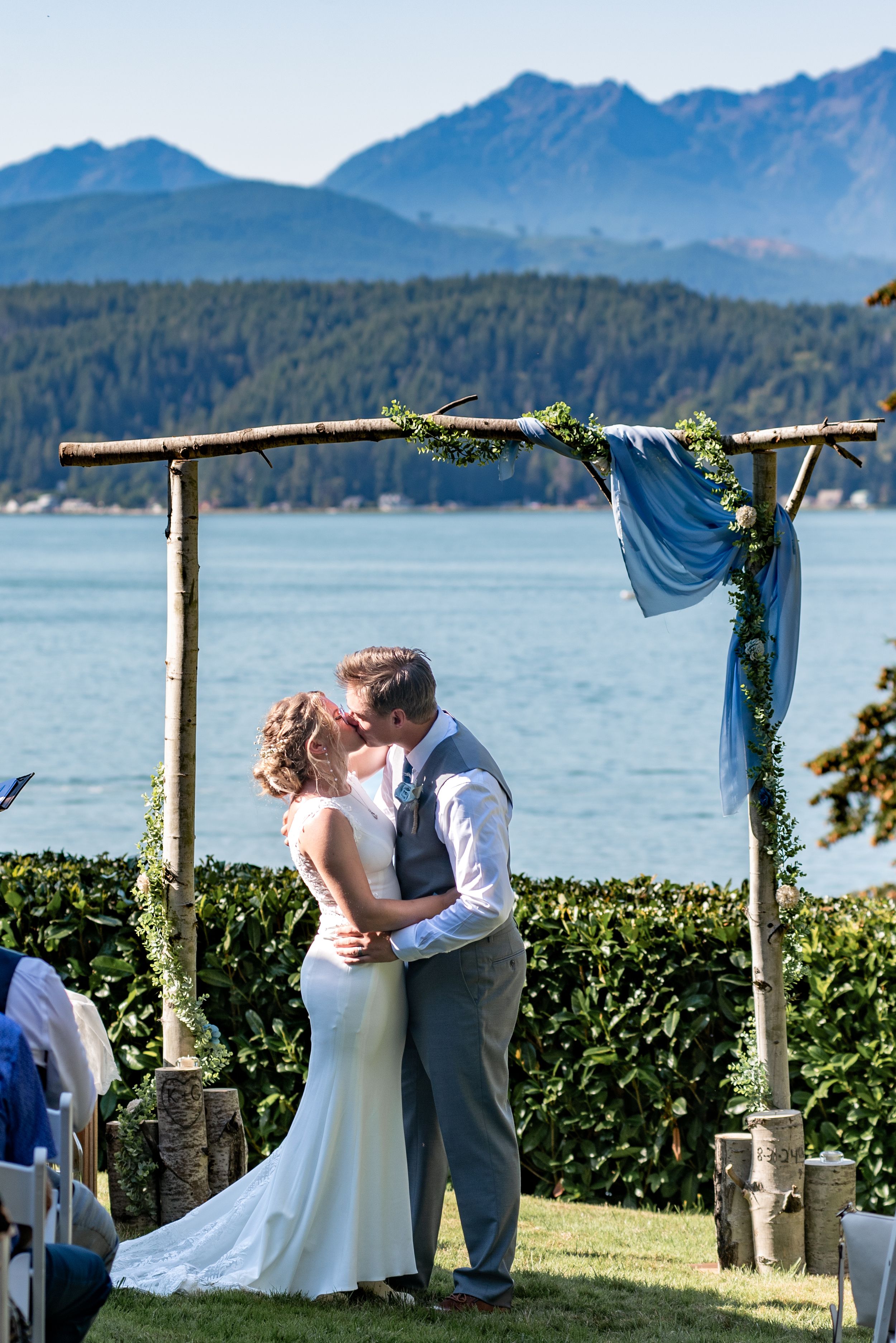 Kitsap Wedding Photographer, Poulsbo wedding photographer. Wedding Day photography in Kitsap county