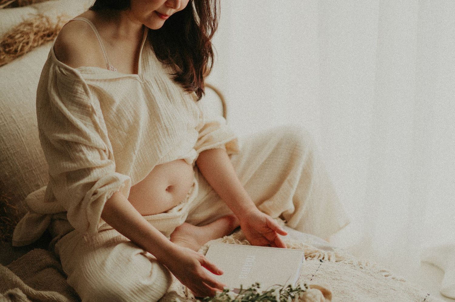 Based in Singapore. Timeless, heartfelt photography for maternity, newborn, babies, parenthood, families, and life’s beautiful moments.