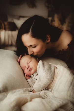 studio  newborn session, natural light, props Mid North Coast