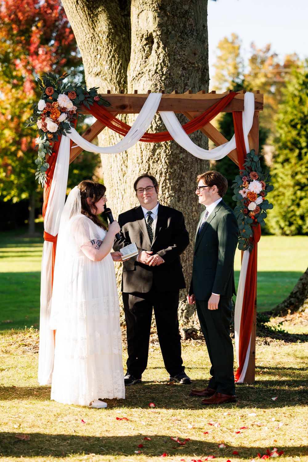 Couples outdoor wedding photo