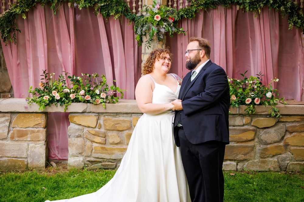 Couples outdoor wedding photo