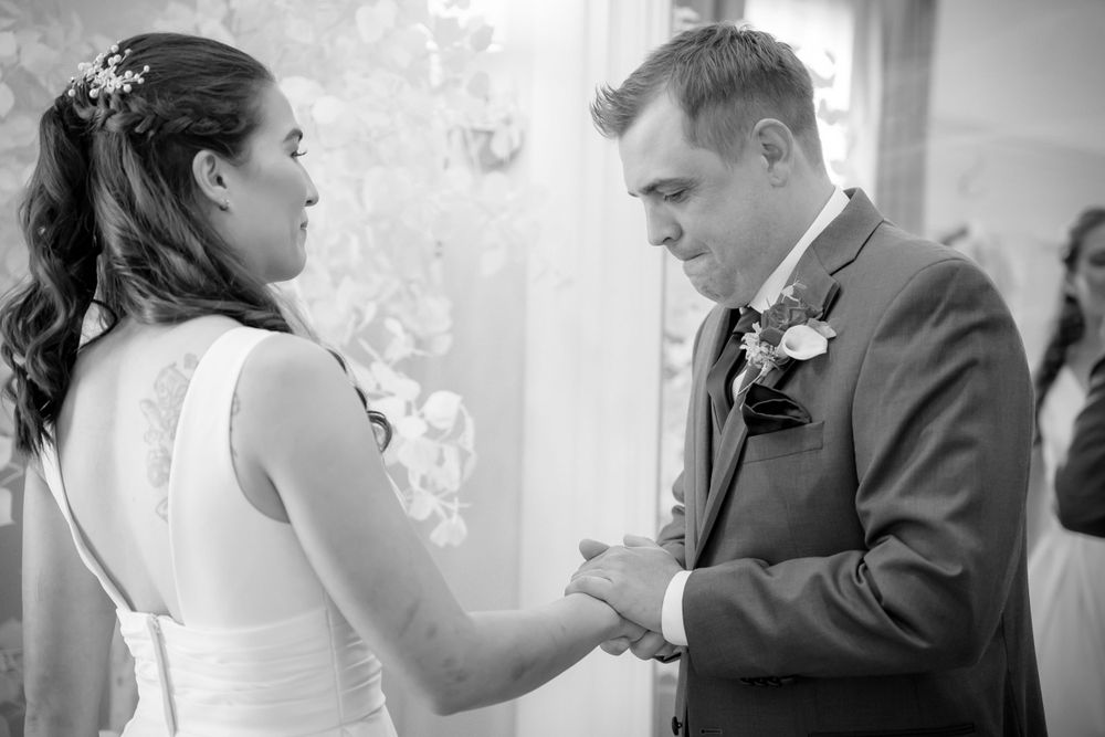 Photograph of bride and groom at Evergreen Springs by Wedgewood in Elk Grove, CA by Elk Grove Wedding Photographer, Ashley Nicole Baeza.