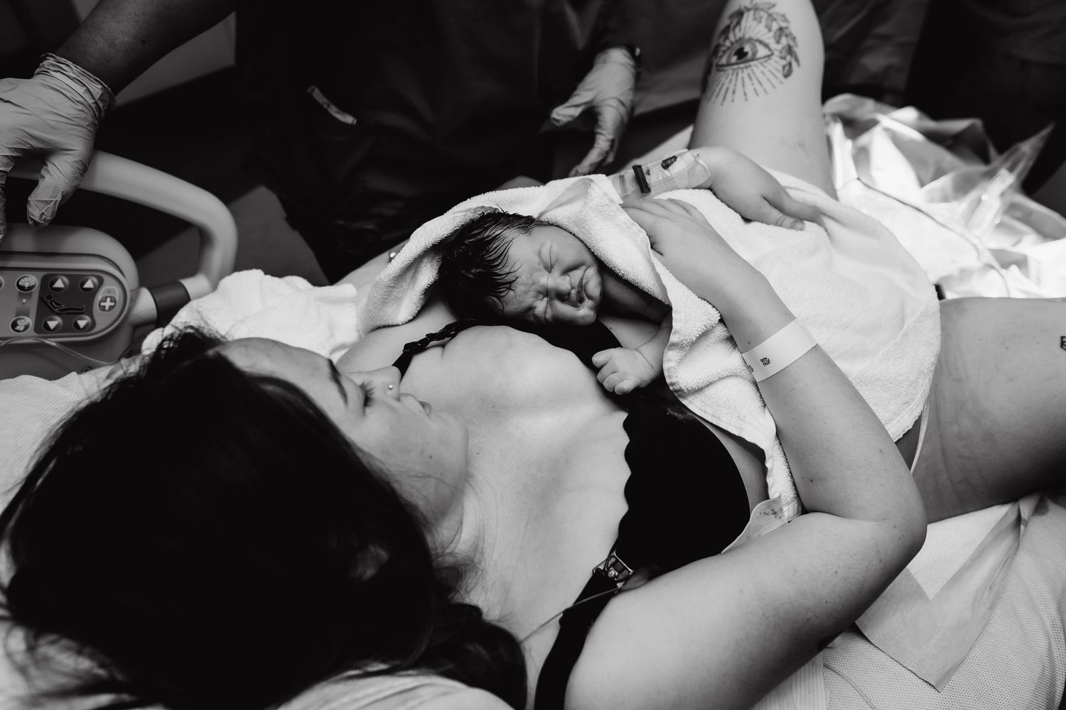 puyallup birth photographer, tacoma birth photographer, tacoma birth, the birthing inn tacoma, Laoch midwifery