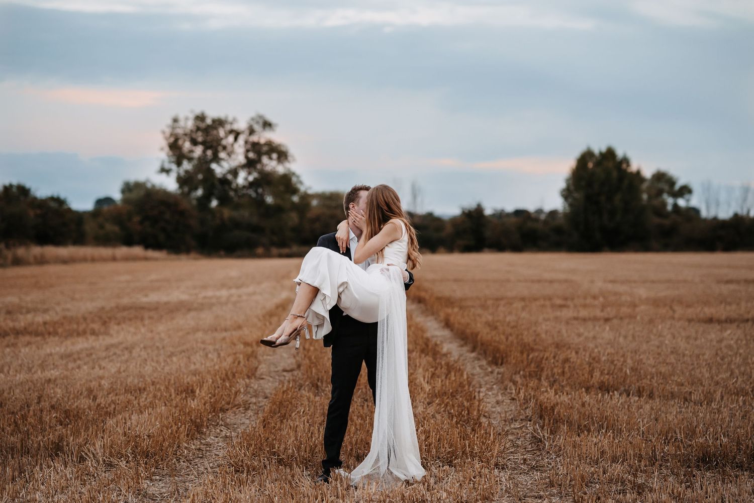 Outdoor Wedding Photographer