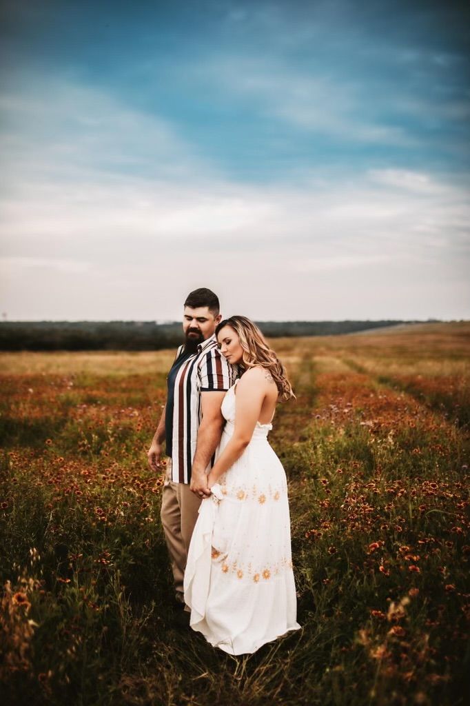 Michigan Based - Motherhood and maternity photographer.