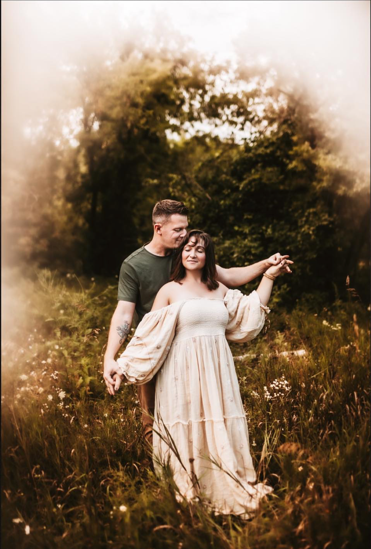 Michigan Based - Motherhood and maternity photographer.