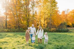 fall family photoshoot in Niagara, Ontario