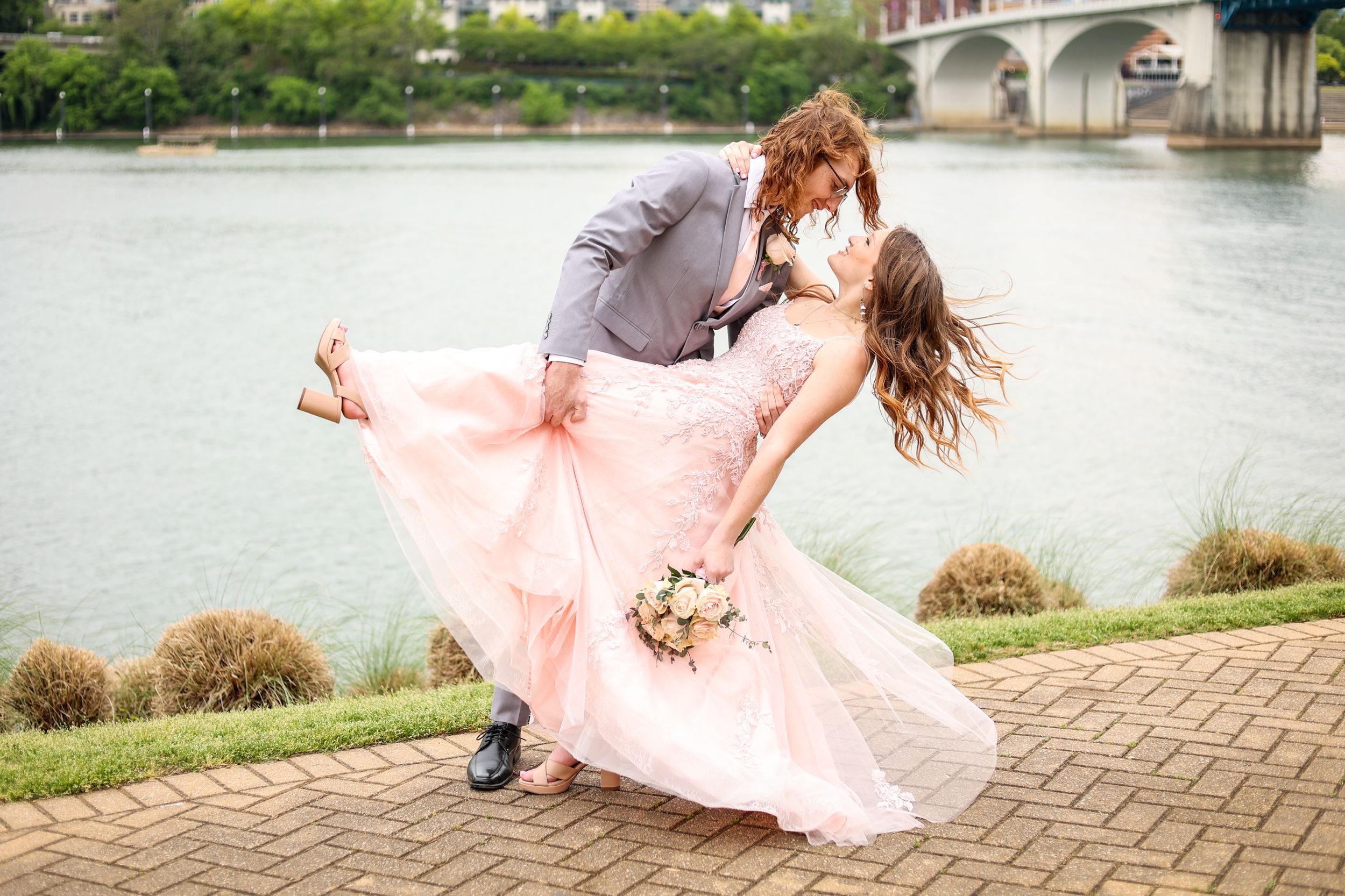Wedding Photographer, Equine Event, Second Shooter in East Tennessee, TN, near Chattanooga, TN and North GA area. Graduate. Prom