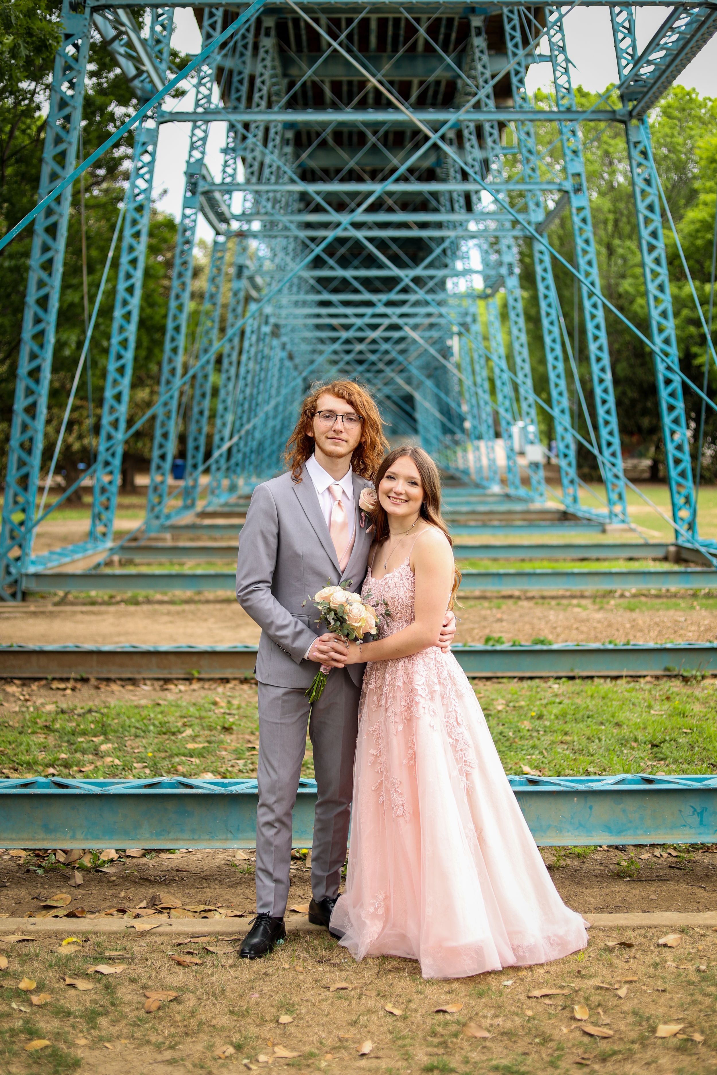 Wedding Photographer, Equine Event, Second Shooter in East Tennessee, TN, near Chattanooga, TN and North GA area. Graduate. Prom