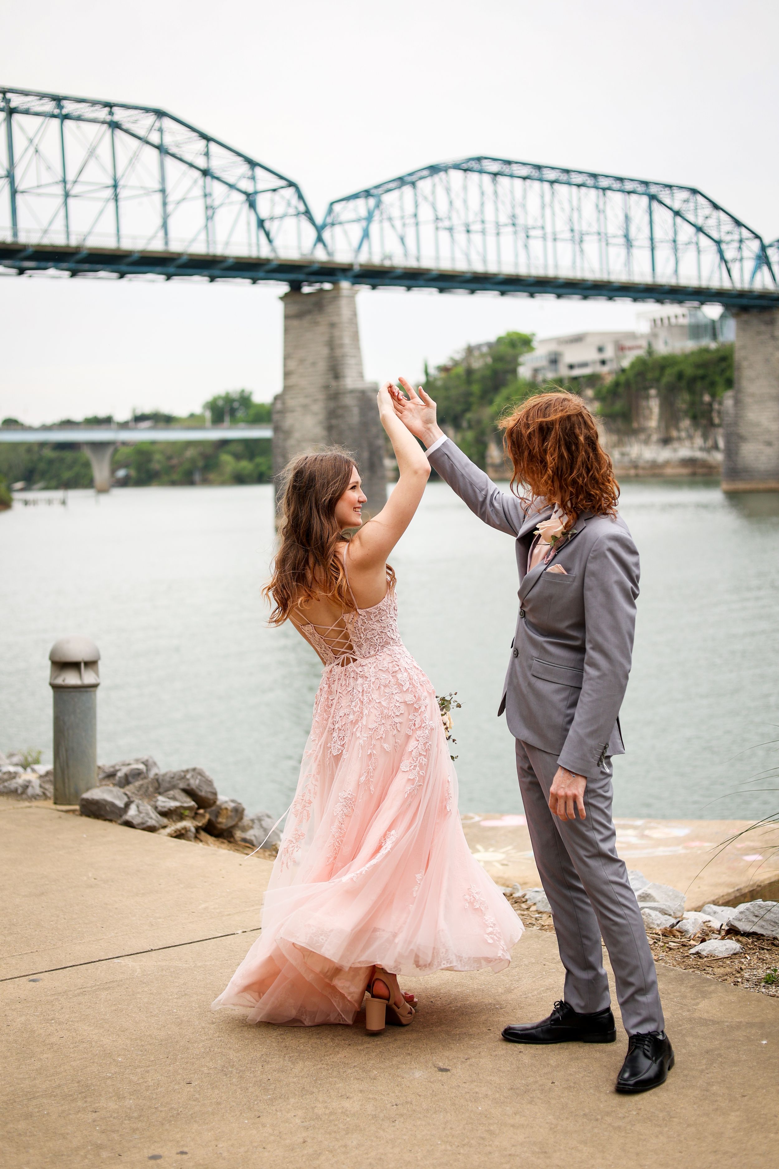 Wedding Photographer, Equine Event, Second Shooter in East Tennessee, TN, near Chattanooga, TN and North GA area. Graduate. Prom