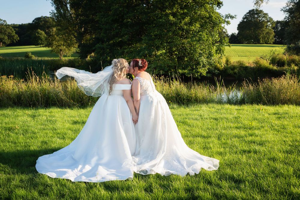 #plymouthweddingphotographer #LGBTQIA+weddingdevon #devonweddingphotographer #rockbearemanor #LGBTQIA+wedding