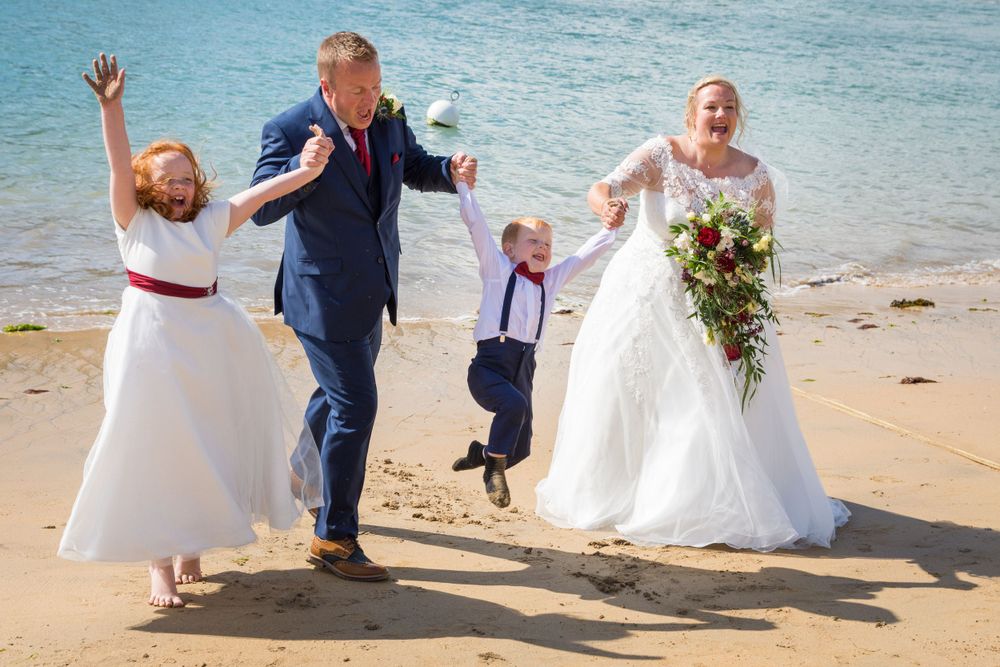 #plymouthweddingphotographer #devonweddingphotographer #cornwallweddingphotographer #beachweddingphotographer #salcombe