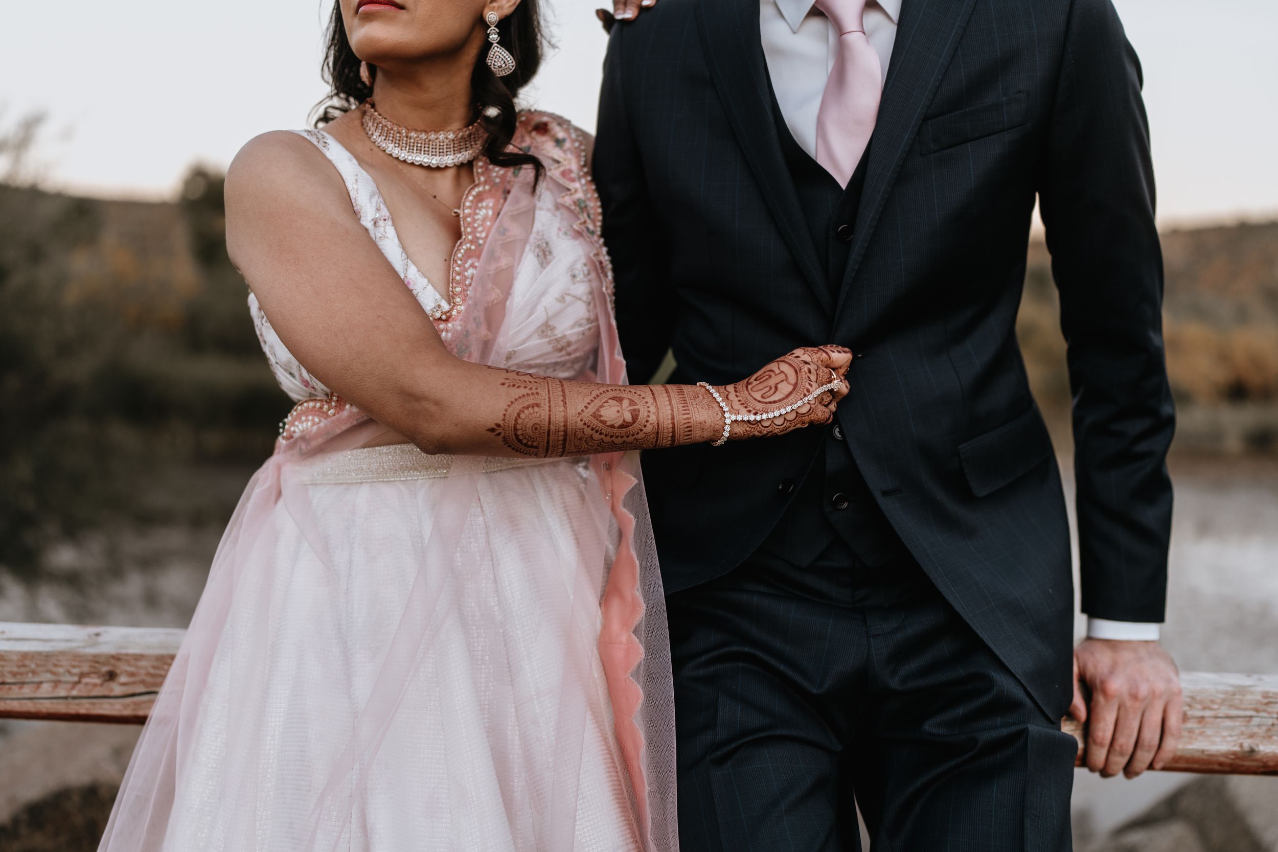Hindu wedding detail photos, jewelry and ornate clothing (30 of 33)