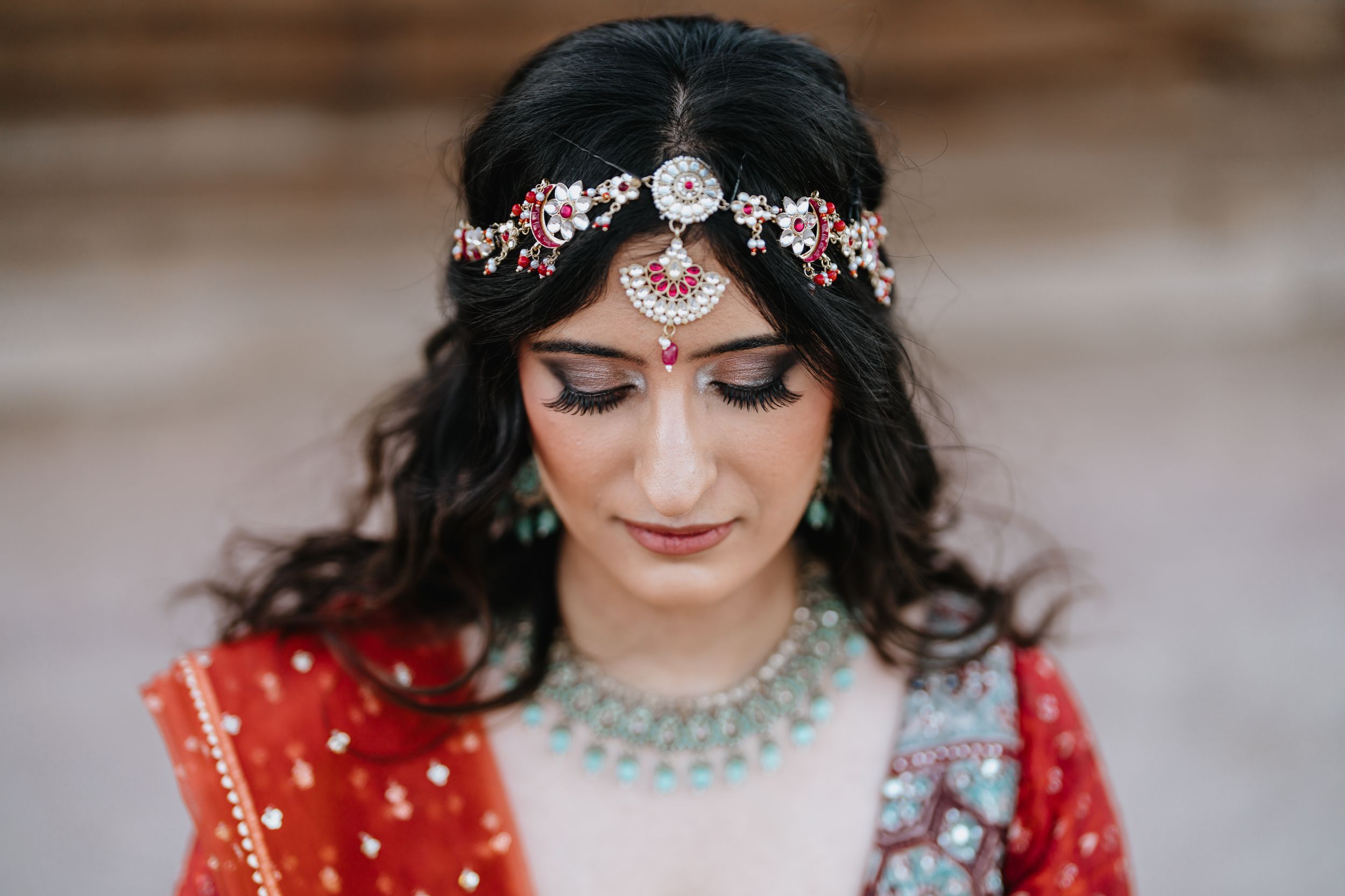 Hindu wedding detail photos, jewelry and ornate clothing (27 of 33)