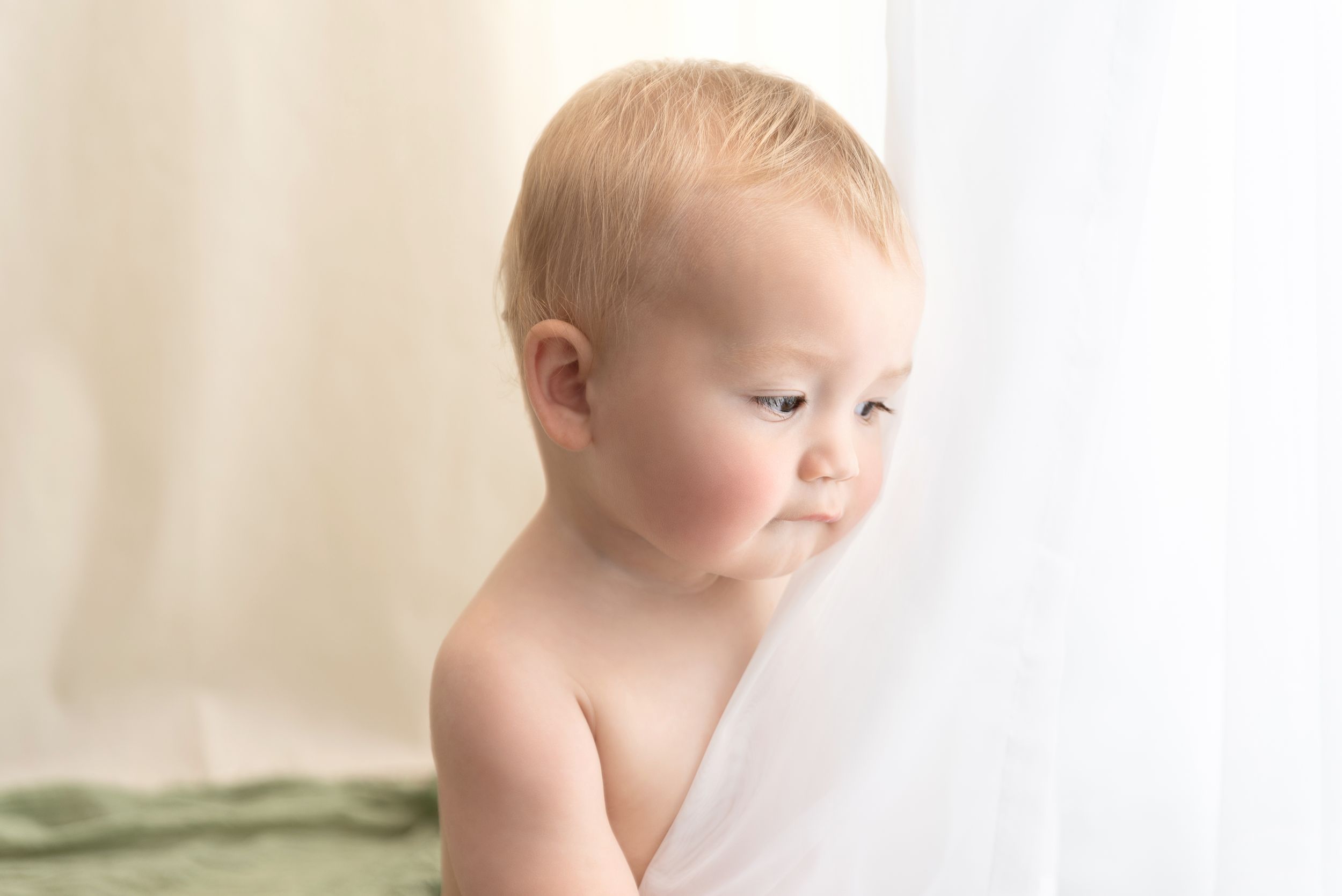 Sitter baby boy photoshoot smile