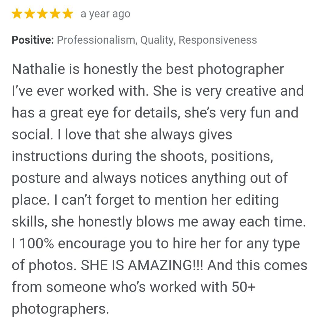Five-star review praising a photographer's professionalism and creative skills.