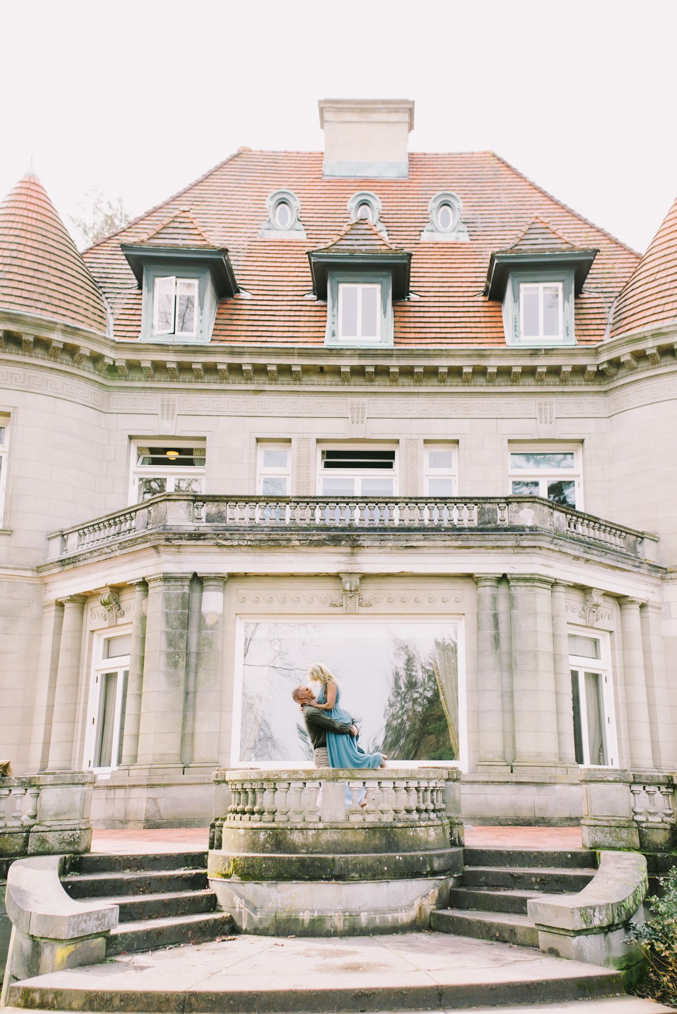 engagement session photo of a couple at Pittock Mansion in Portland Oregon.