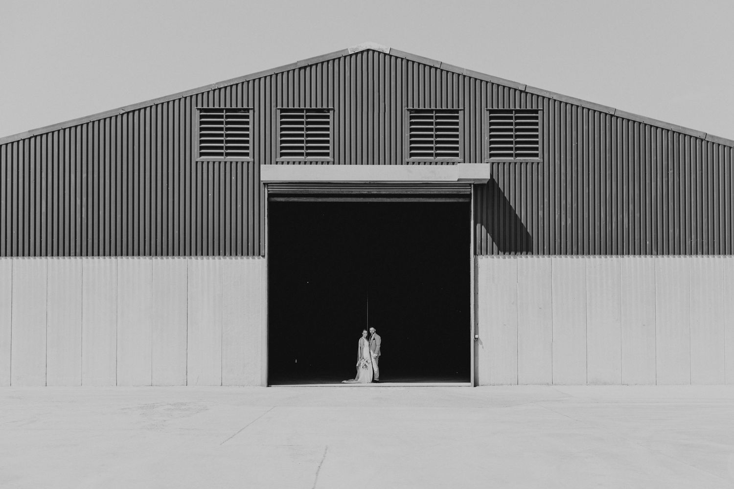 The Gathering Barn wedding by Wiltshire wedding photographer