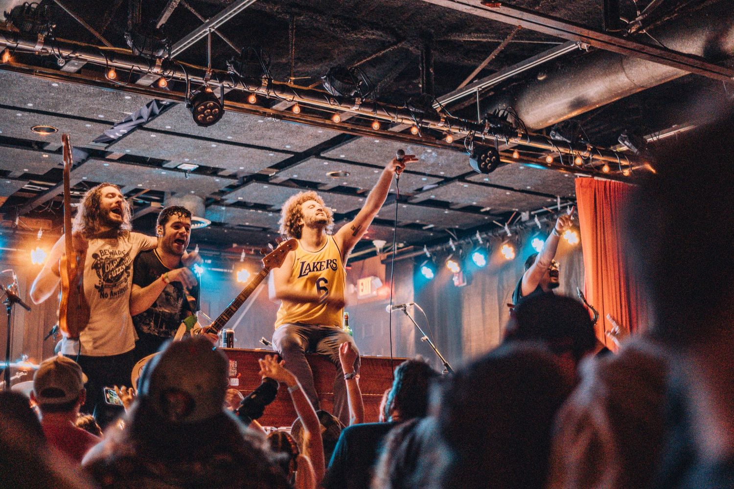 Andy Frasco and band thanking crowd at end of show
