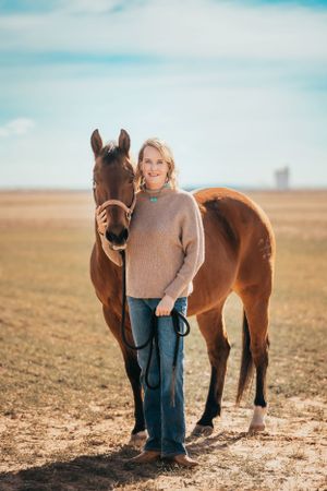 Altus Oklahoma horse family photoshoot session pet animal portrait eye, beautiful skies, open field, Lawton, Country Road OK