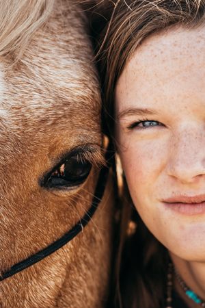 Altus Oklahoma horse photoshoot session pet animal portrait eye, beautiful skies, open field, Lawton, Country Road OK