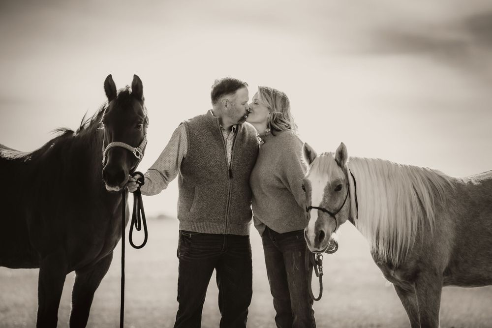 Altus Oklahoma horse family photoshoot session pet animal portrait eye, beautiful skies, open field, Lawton, Country Road OK