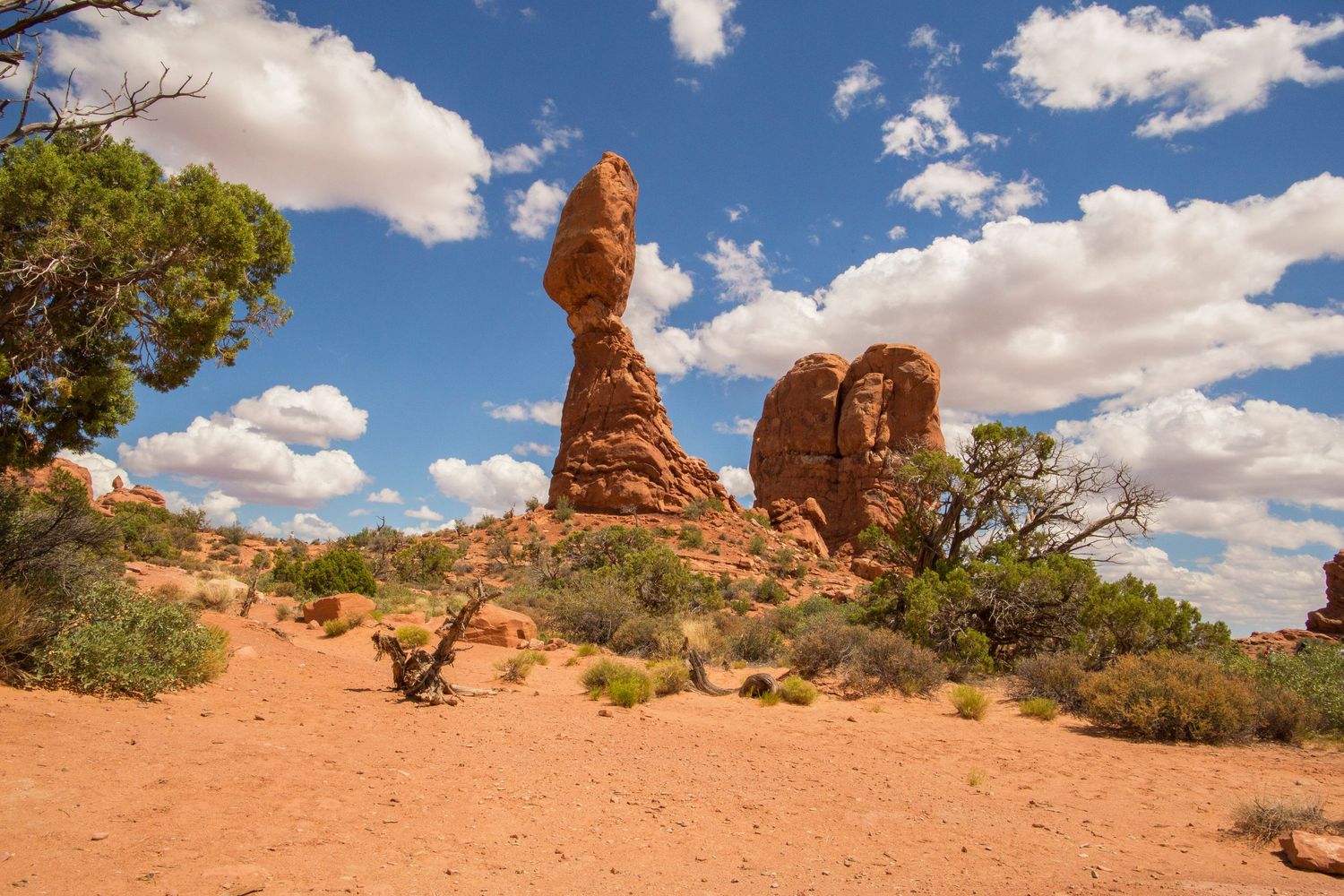Moab National Park In Utah balanced rock