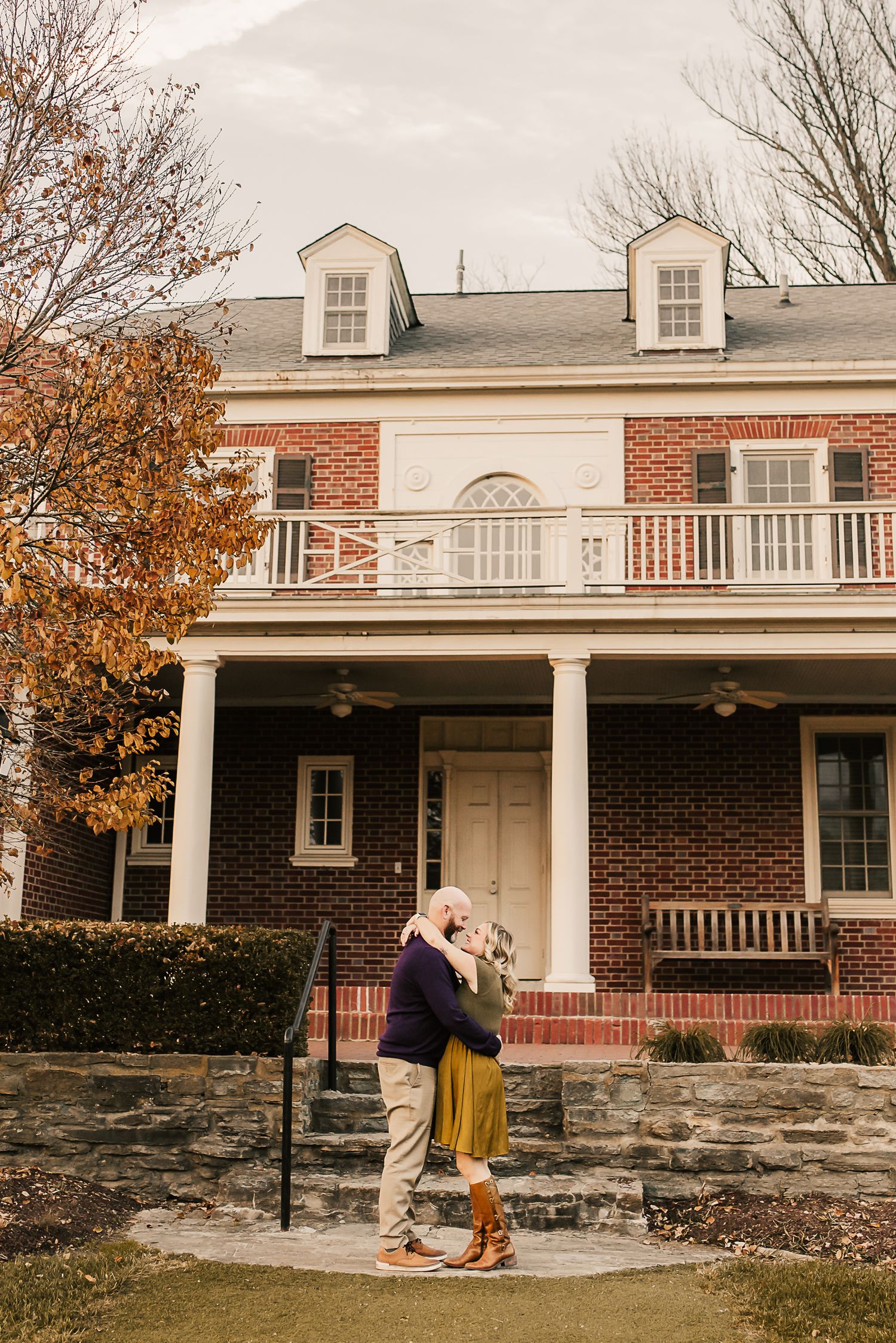 cincinnati's best engagement photographer